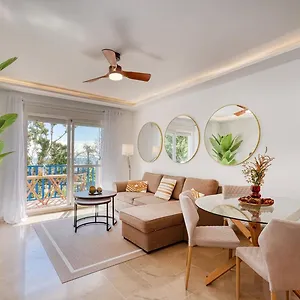 Apartamento Cozy Between The Port And The La Rada, Estepona
